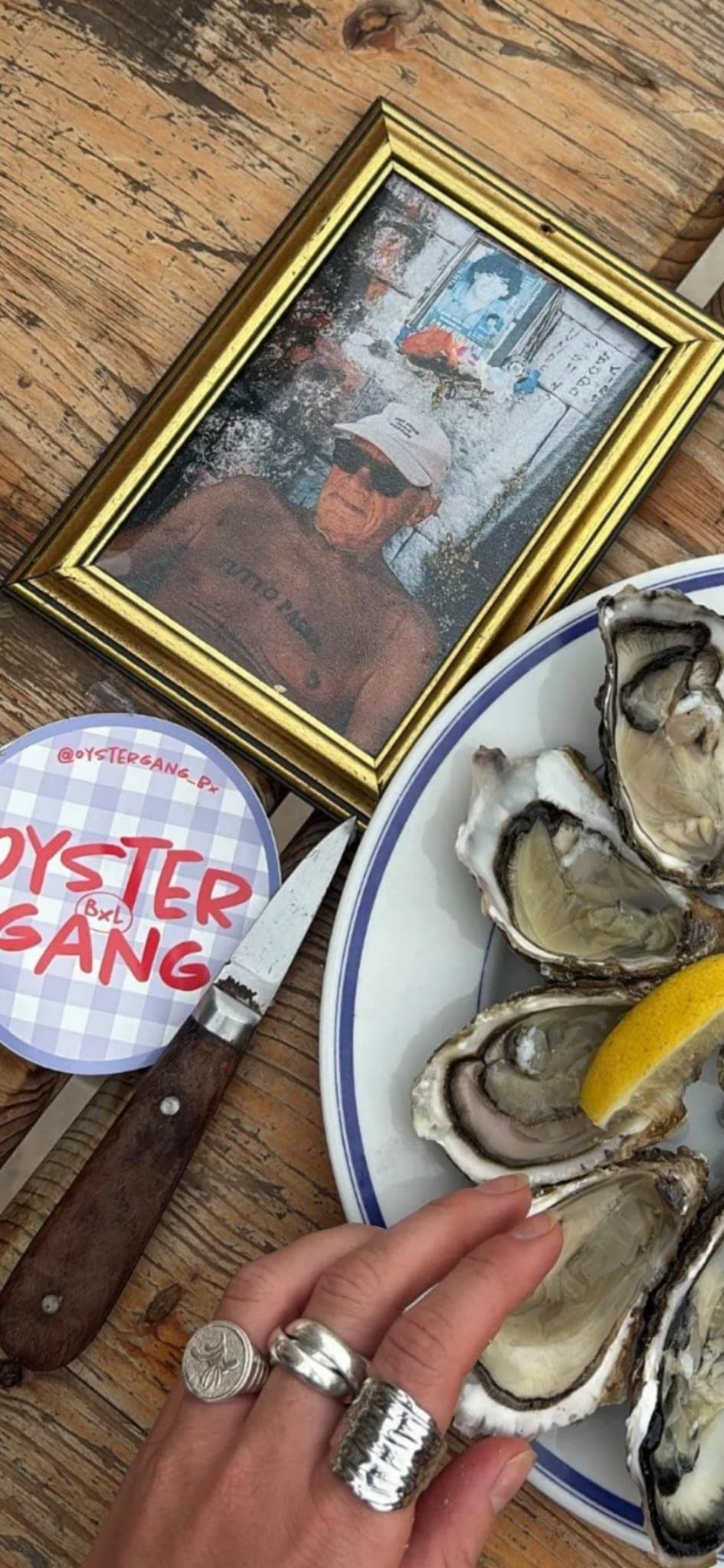 Huîtres fraîches, citron, couteau — le rituel Oystergang